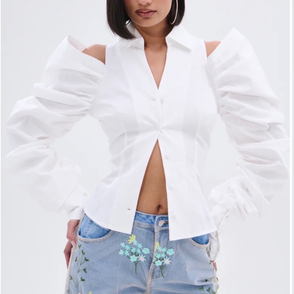 CRAZY IN LOVE BUTTON DOWN BLOUSE - L